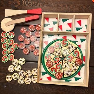Melissa & Doug Wooden Pizza Play toy